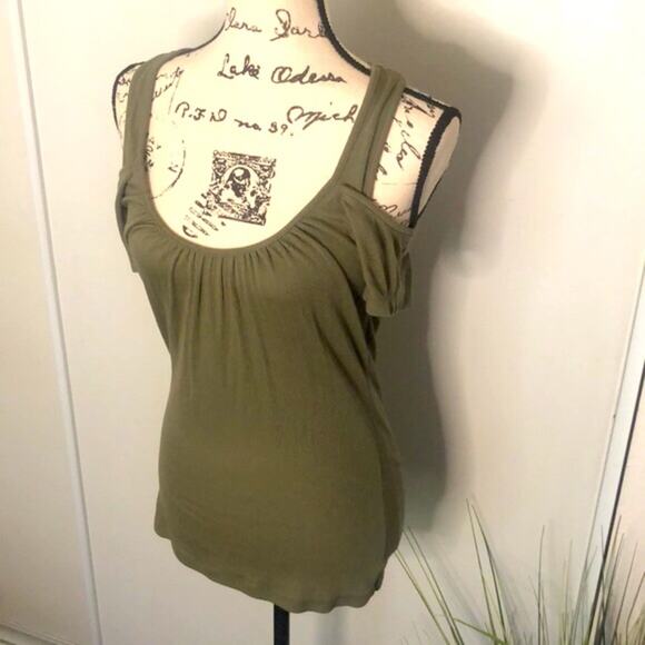 Moda International Cold Shoulder Green top size Medium - Picture 2 of 5